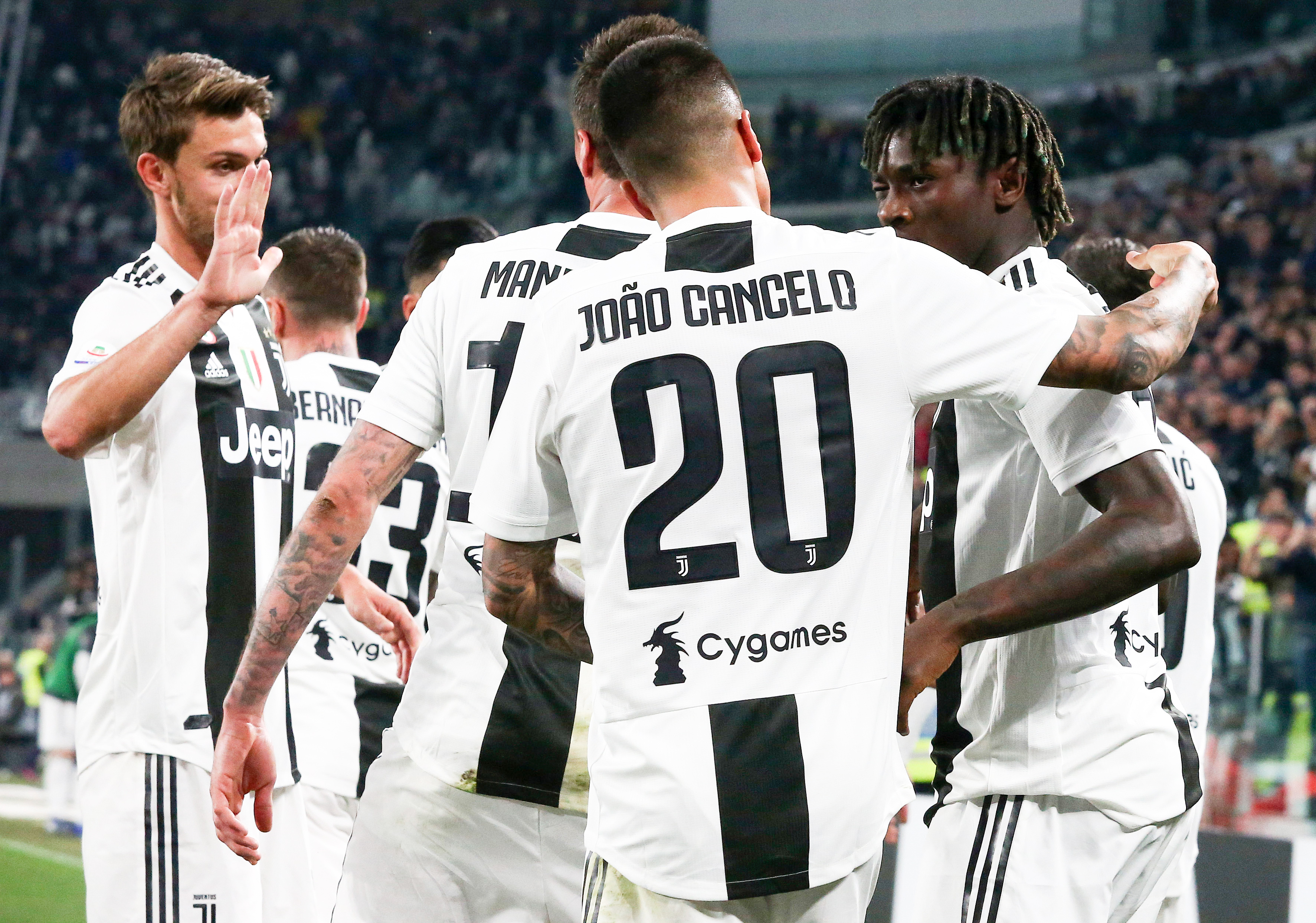 “苏超”决赛进行在即，人民海军泰州舰、南通舰为主队加油（“苏超”决赛在即，人民海军泰州舰、南通舰为主队助威）