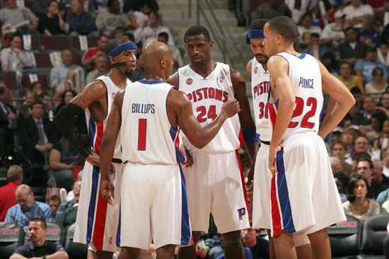 外媒：梅西在印度的雕像由45人耗费27天建成，高21.3米（外媒称印度为梅西竖立21.3米高雕像，45名工匠耗时27天打造）