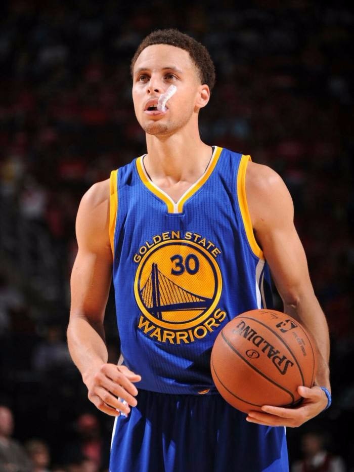 2025年至今，利雅得胜利卖出128万件球衣，迈阿密国际216.6万（2025年迄今球衣销量对比：利雅得胜利128万件，迈阿密国际216.6万件）