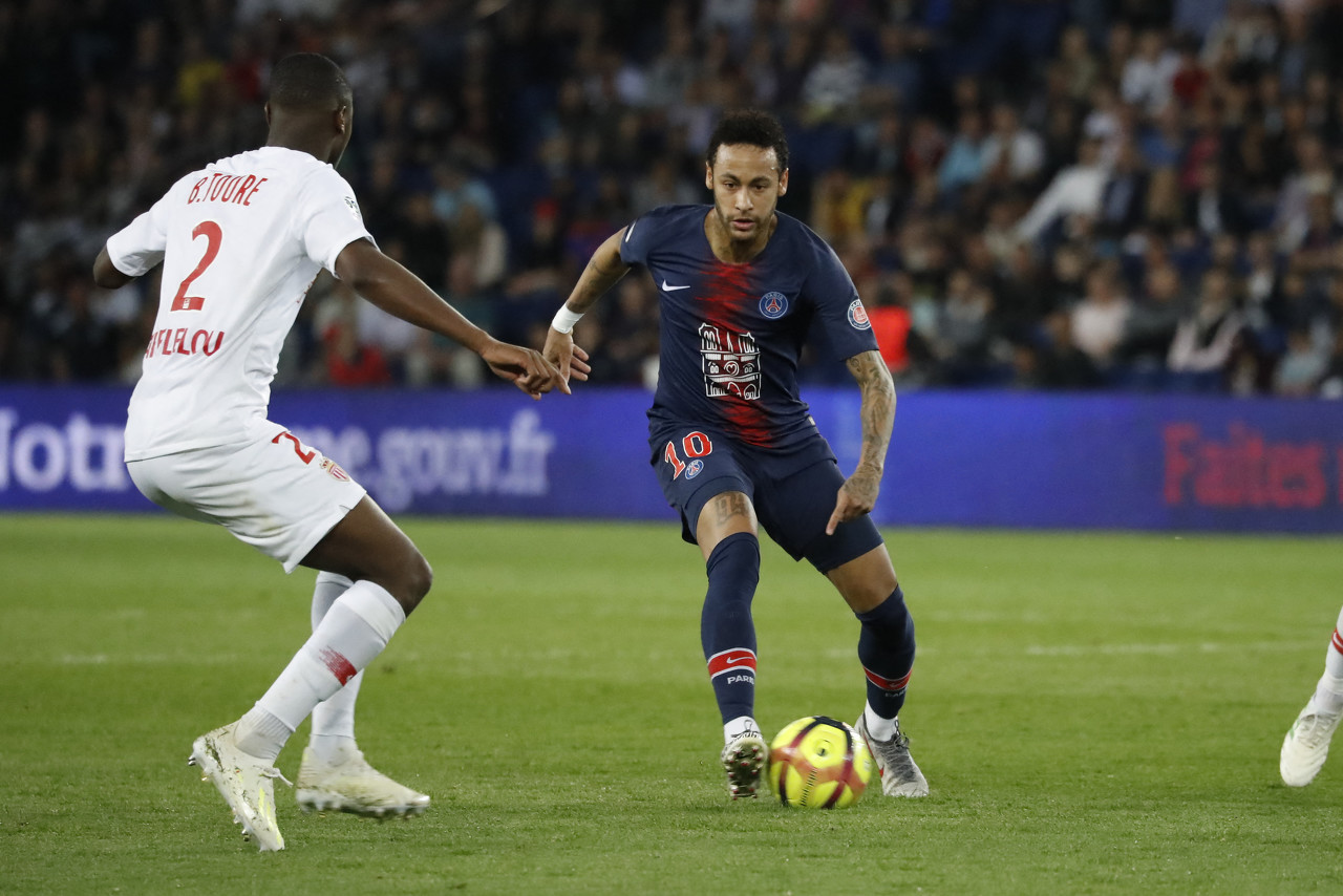 法甲新人王表现引关注（法甲最佳新秀表现抢眼）