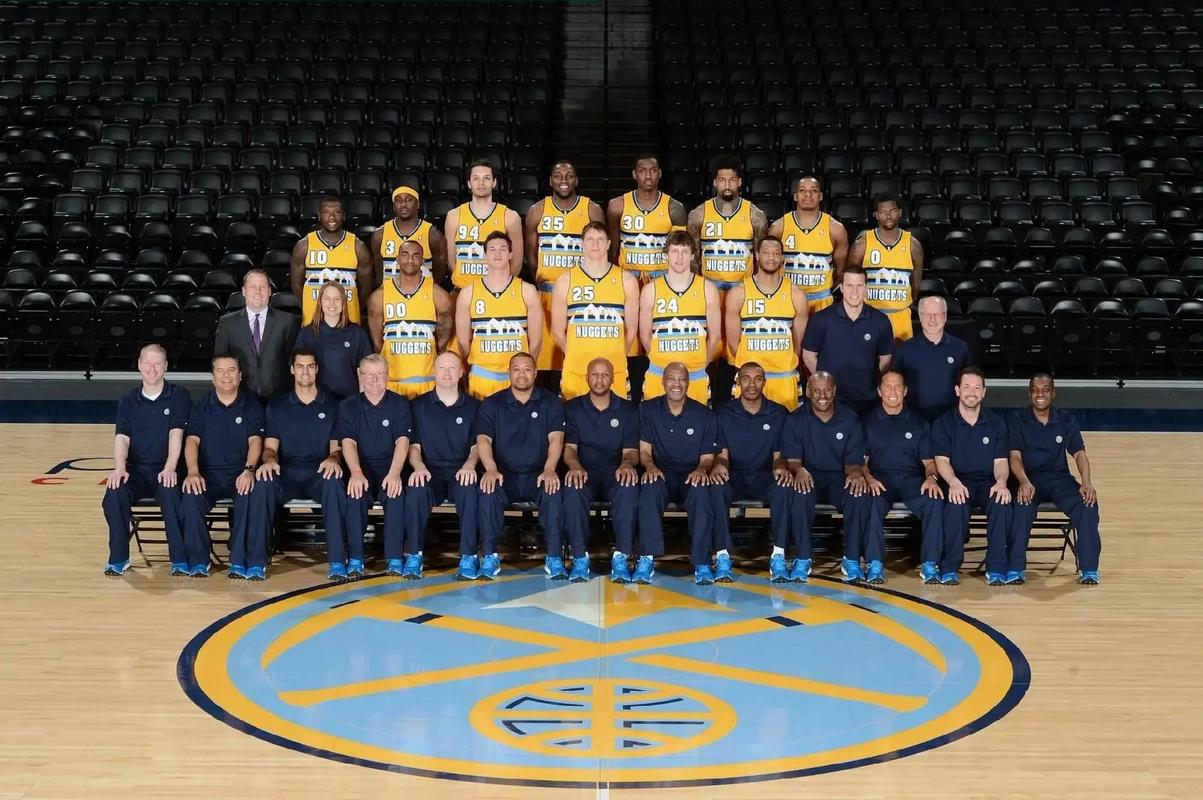 WCBA今日综述：首钢完胜陕西 山西大胜取赛季首胜（WCBA今日战况：首钢轻取陕西，山西大胜迎赛季首胜）