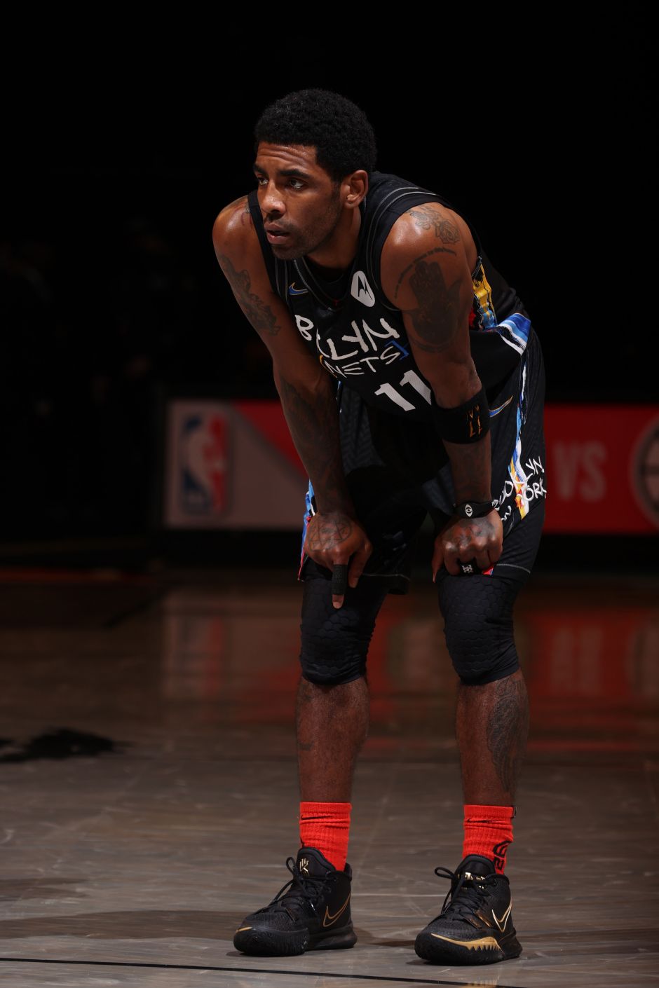 黄蜂新秀突破技术惊艳全场（黄蜂新星突破身手惊艳全场）