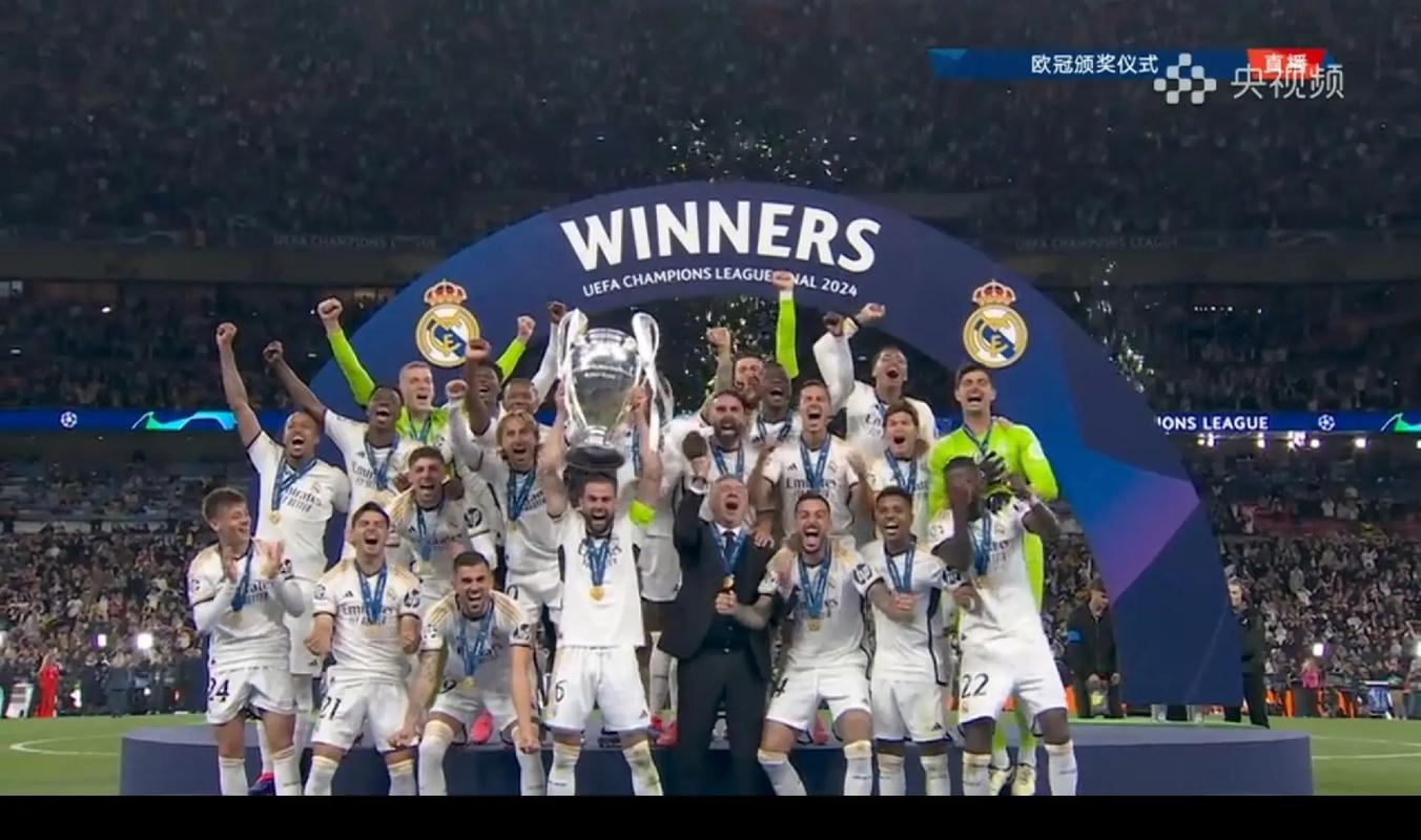 张琳芃第11次赢得中超冠军，超越郑智成国内联赛历史第一人！（张琳芃加冕中超第11冠，超越郑智成国内联赛历史第一人）